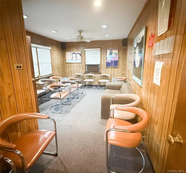20917 Union TPKE, Oakland Gardens, NY 11364