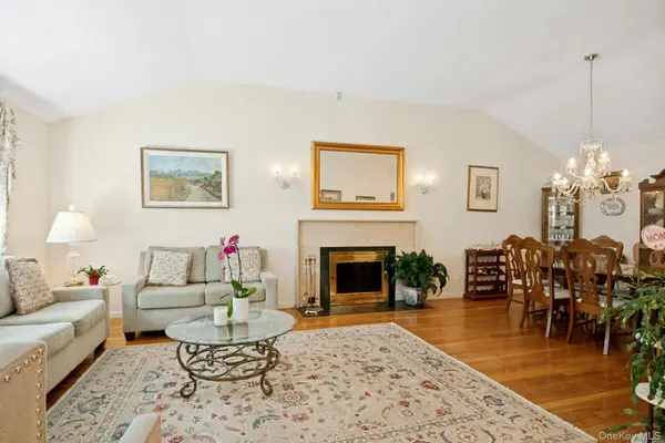 82 Holbrooke RD, White Plains, NY 10605