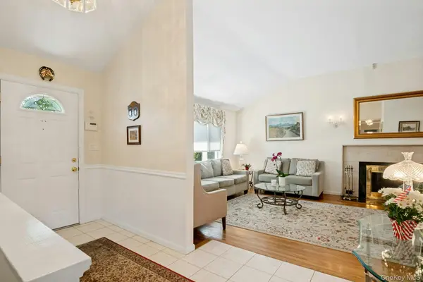 82 Holbrooke RD, White Plains, NY 10605