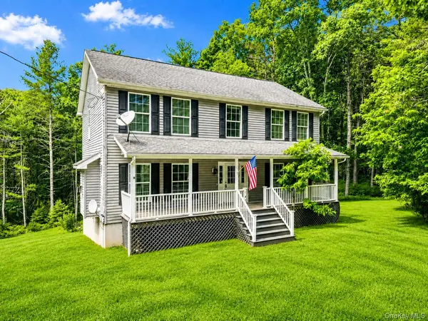 142 Split Rock DR, Barryville, NY 12719