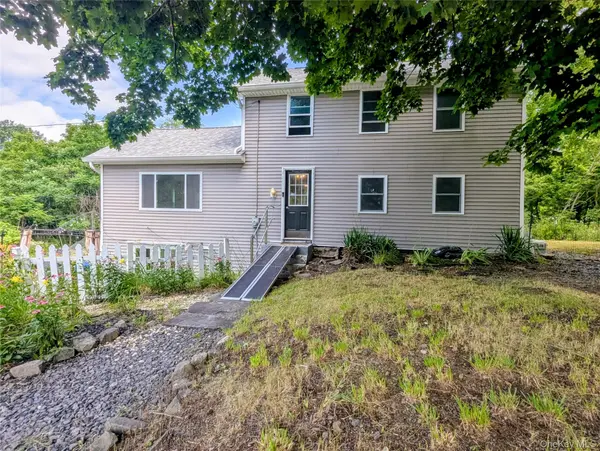 122 Castle High RD, Middletown, NY 10940