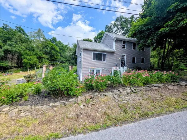 122 Castle High RD, Middletown, NY 10940