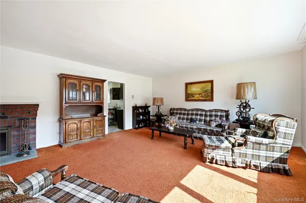 398 Ocean AVE, Massapequa, NY 11758