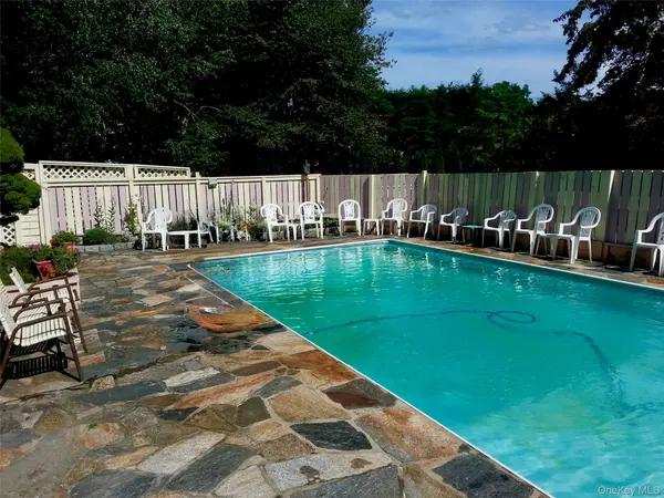 30 Dalewood DR, Hartsdale, NY 10530