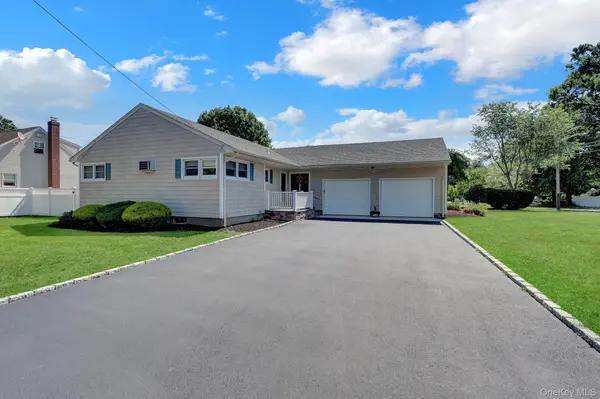 12 Bainbridge AVE, Melville, NY 11747