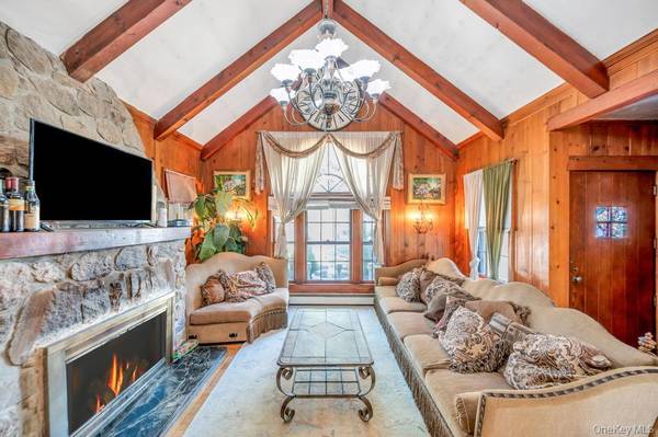 122 Dawn RD, Rocky Point, NY 11778