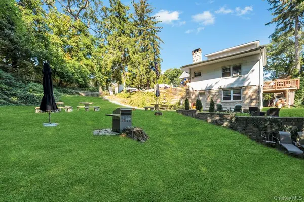 122 Dawn RD, Rocky Point, NY 11778