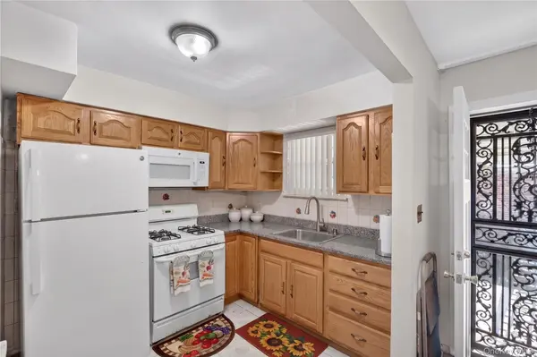 3043 Matthews AVE, Bronx, NY 10467