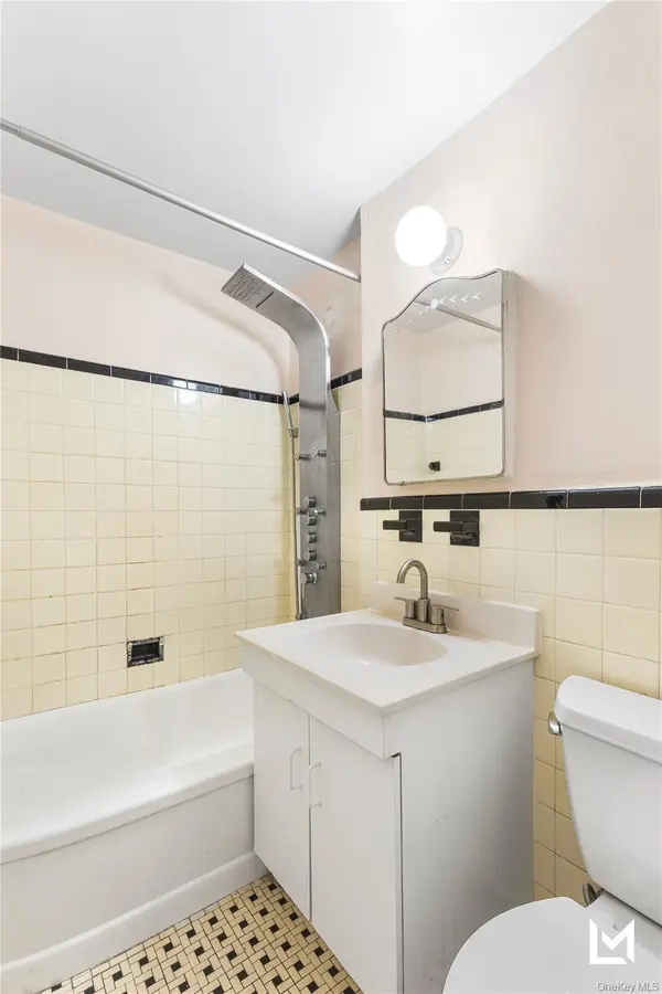 98-34 63rd DR #4J, Rego Park, NY 11374