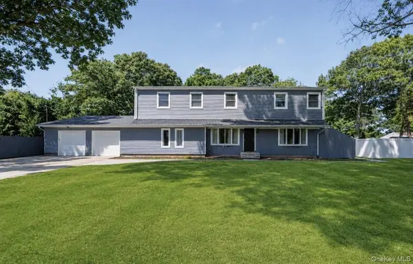 208 Newburgh AVE, Medford, NY 11763