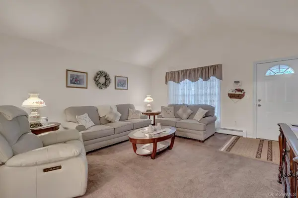 258 Floyd RD, Shirley, NY 11967