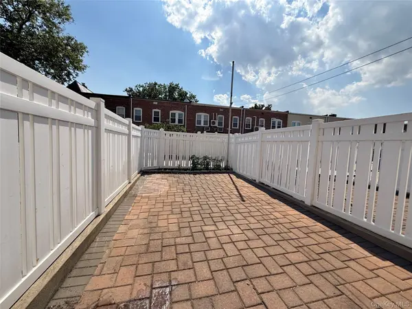 5962 69th LN, Maspeth, NY 11378