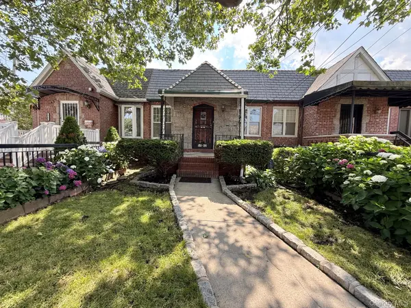 5962 69th LN, Maspeth, NY 11378