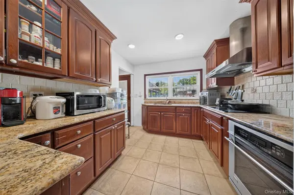 218-21 Stewart RD, Hollis Hills, NY 11427