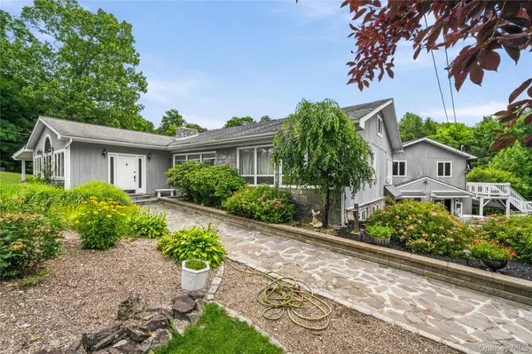 289 Oak Ridge RD, Hopewell Junction, NY 12533