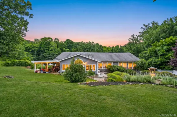 289 Oak Ridge RD, Hopewell Junction, NY 12533