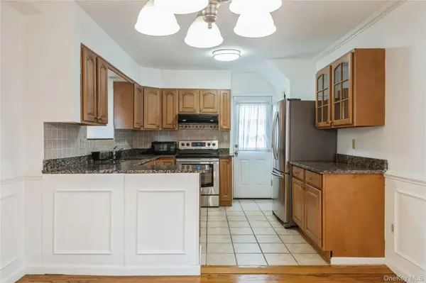 7548 183rd ST, Fresh Meadows, NY 11366