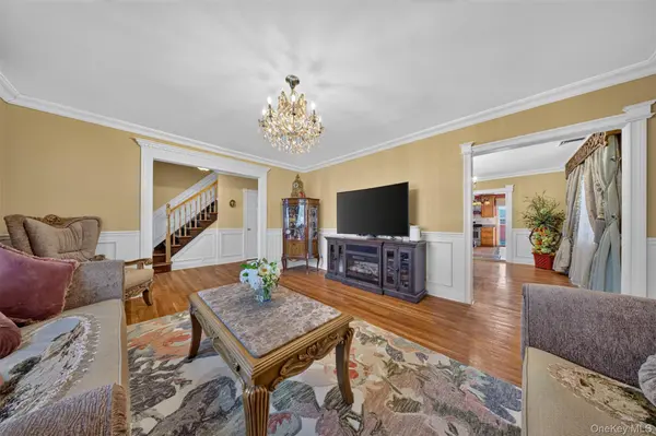 25-36 163rd ST, Flushing, NY 11358