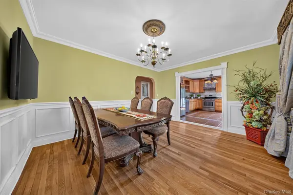 25-36 163rd ST, Flushing, NY 11358