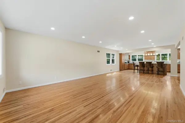 40 Sammis LN, White Plains, NY 10605