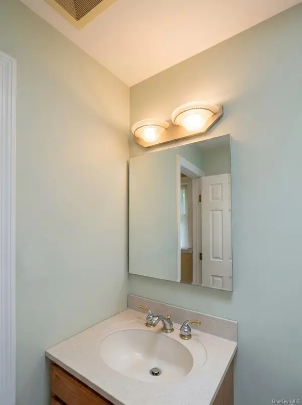 269 W Pulaski RD, Huntington Station, NY 11746