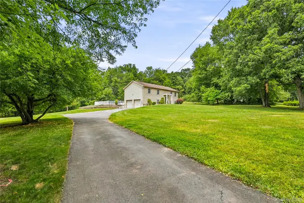 564 Clove RD, Monroe, NY 10950