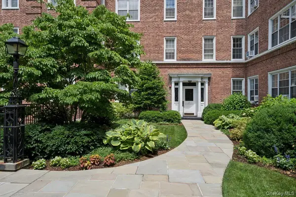 7 Midland Gardens #1M, Bronxville, NY 10708