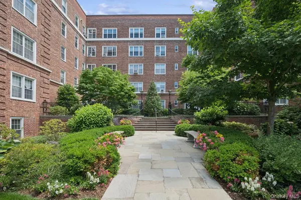 7 Midland Gardens #1M, Bronxville, NY 10708