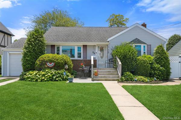 36 Liszt ST, Hicksville, NY 11801