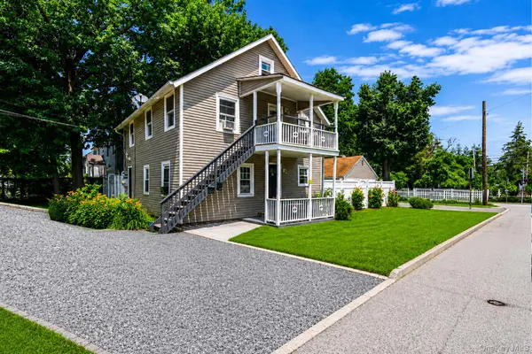 22 Locust AVE, Glen Head, NY 11545