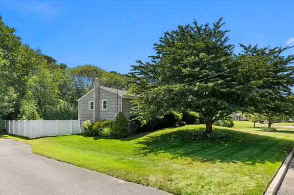 47 Wilson ST, Blue Point, NY 11715