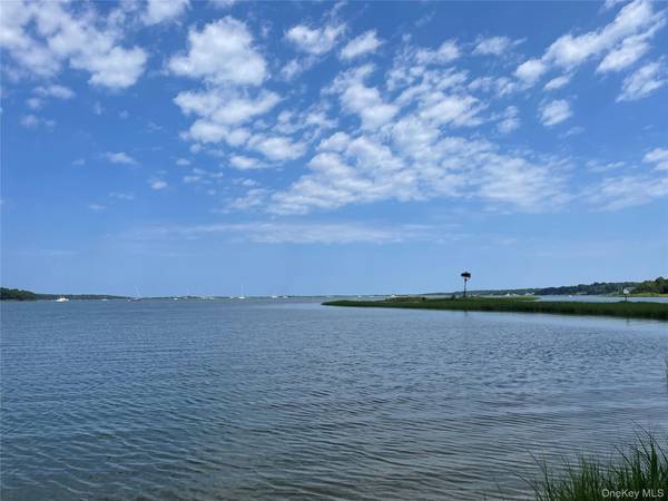7 Albertines LN, East Hampton, NY 11937
