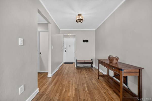 290 Atlantic Ave #225, East Rockaway, NY 11518