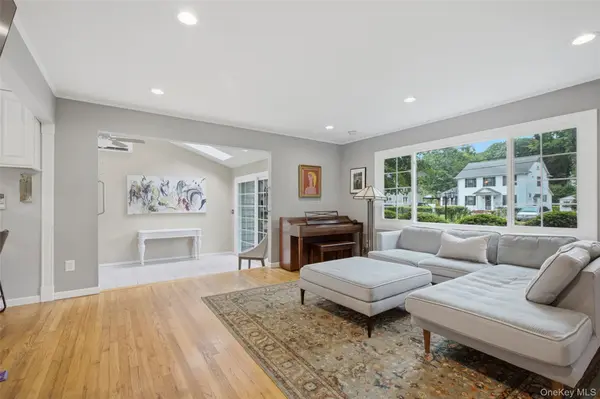 142 7th ST, Saint James, NY 11780
