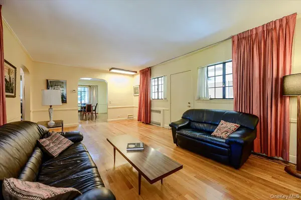 1264 Rhinelander AVE, Bronx, NY 10461