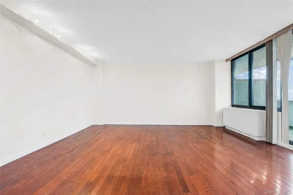 138-35 Elder AVE #21F, Flushing, NY 11355