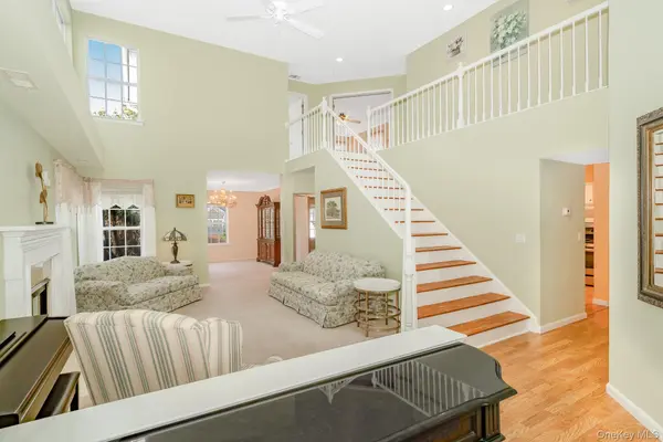 15 Sophia DR, Middle Island, NY 11953