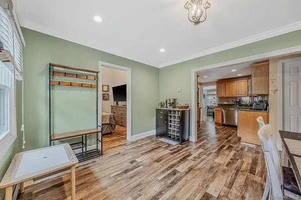 723 Park AVE, Huntington, NY 11743