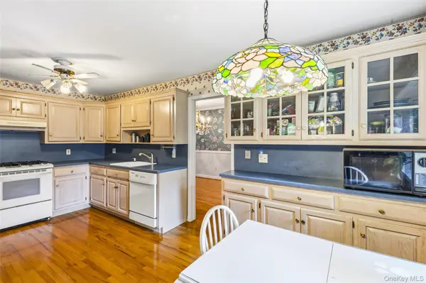 11A Prospect DR, Huntington Station, NY 11746