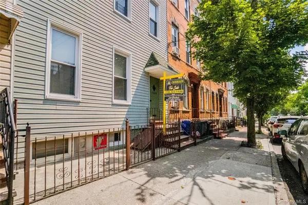 1880 Bleecker ST, Ridgewood, NY 11385