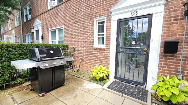 133 Hilltop Acres #133, Yonkers, NY 10704