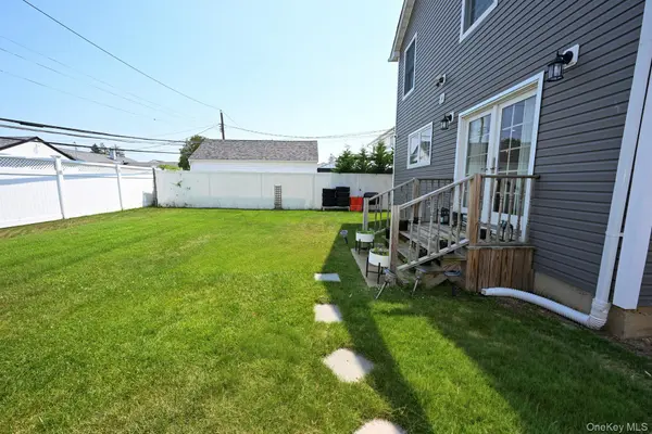 816 Gehrig AVE, Franklin Square, NY 11010