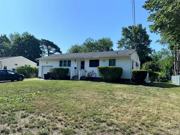 617 Freeman AVE, Brentwood, NY 11717