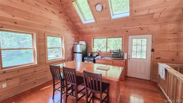 225 Hatchery RD, Forestburgh, NY 12777