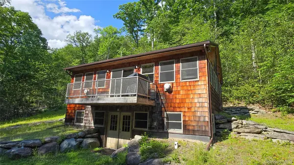 225 Hatchery RD, Forestburgh, NY 12777