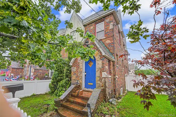 9327 244th ST, Floral Park, NY 11001