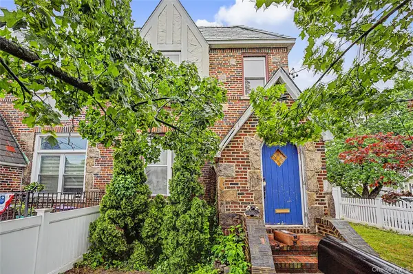 9327 244th ST, Floral Park, NY 11001