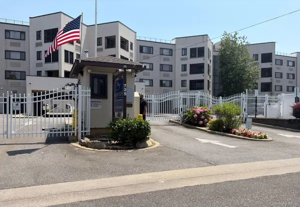 725 Miller AVE #238, Freeport, NY 11520