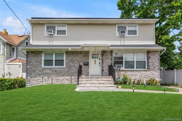 1701 Lexington AVE, Merrick, NY 11566