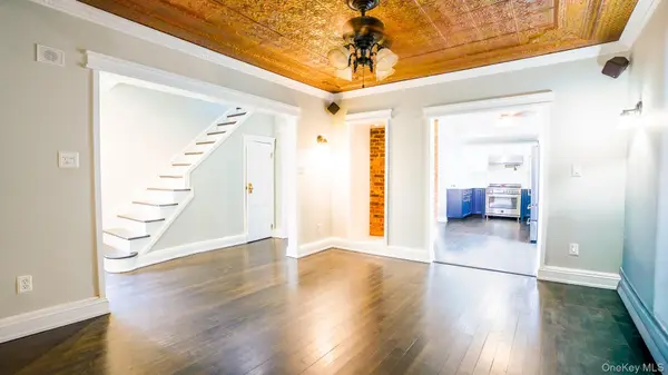 14 Easton ST, Lindenhurst, NY 11757